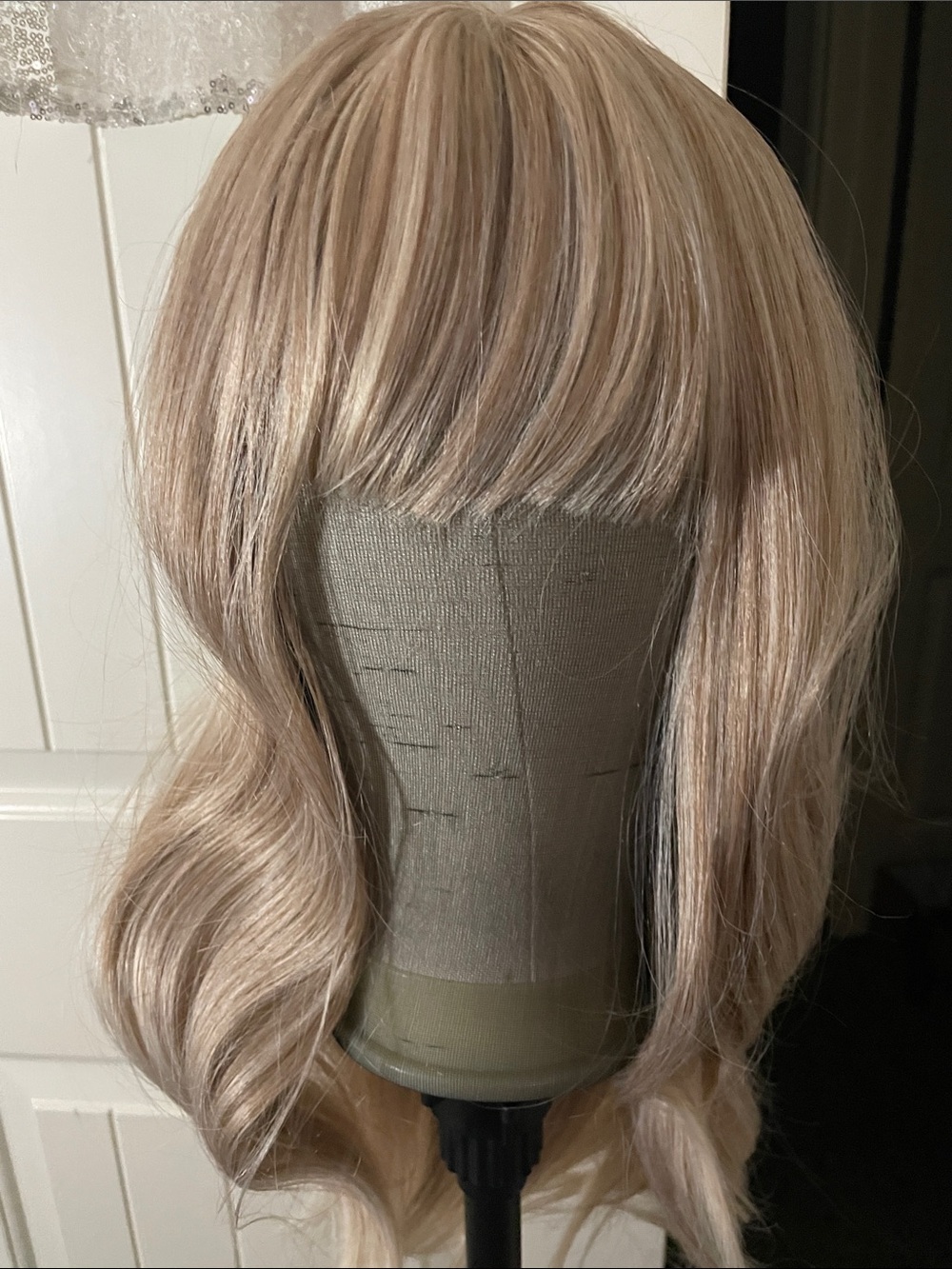 Blonde Wig - Picture 11 of 12